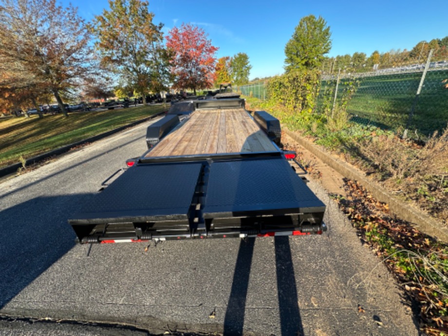 18+4 aardvark wide ramp  Best Bobcat Trailers 