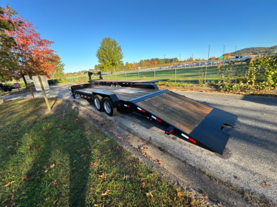 18+8 aardvark hydraulic tail  Best Bobcat Trailers 