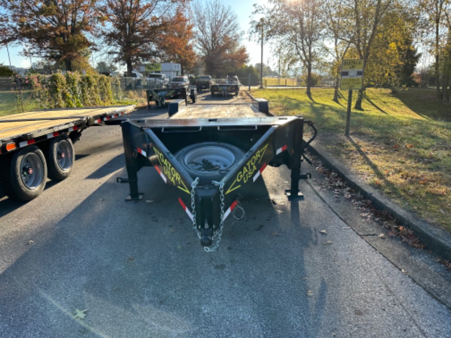 18+8 aardvark hydraulic tail  Best Bobcat Trailers 